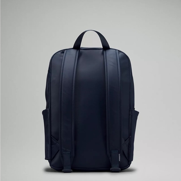 Lululemon Everywhere Backpack 22L- True Navy